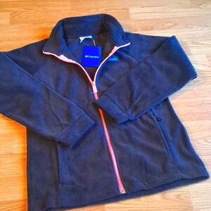 P.         NWT Columbia Youth Fleece Black Jacket. Sz Youth L Msrp $30.00